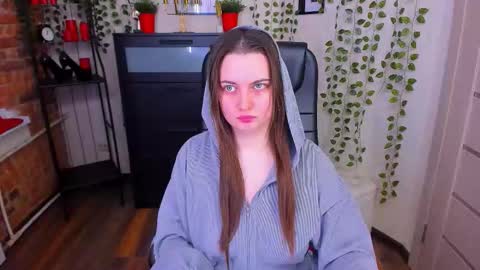 nero_asta online show from November 30, 10:55 am