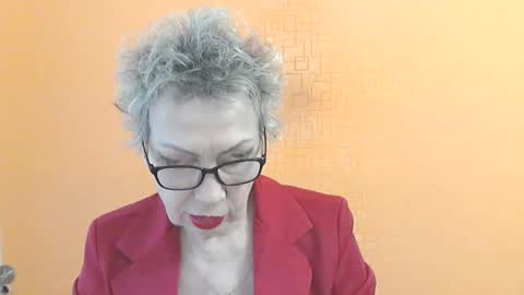 NessyJenixs online show from January 9, 9:37 am