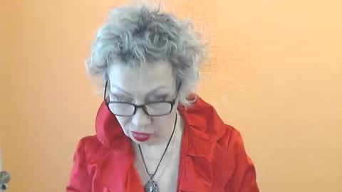 NessyJenixs online show from May 7, 8:10 am