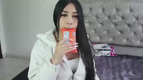 nesuko_kamado online show from December 21, 4:13 pm