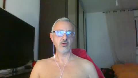 nevenerabis online show from February 4, 7:11 pm