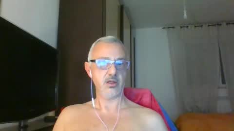 nevenerabis online show from December 8, 10:47 pm