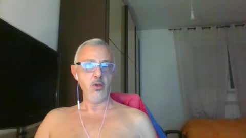 nevenerabis online show from December 9, 1:51 am