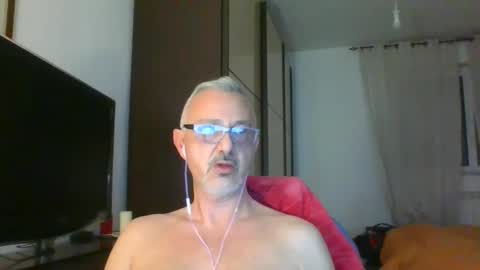 nevenerabis online show from February 24, 7:09 pm