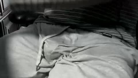 nevrsaynevr2000 online show from October 17, 1:37 pm