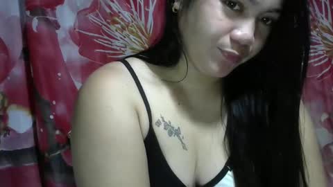 Snapshot of new_lady24 chatting on March 7, 9:48 pm new_lady24 online show from March 7, 9:48 pm