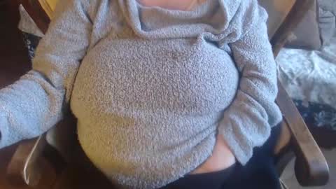 Snapshot of new_milf chatting on February 9, 11:58 am Lilly online show from February 9, 11:58 am