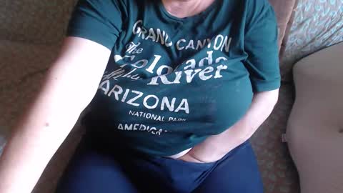 Snapshot of new_milf chatting on September 15, 11:33 am Lilly online show from September 15, 11:33 am