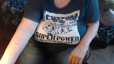 Snapshot of new_milf chatting on February 3, 11:20 am Lilly online show from February 3, 11:20 am
