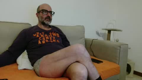 simi online show from January 9, 8:03 pm