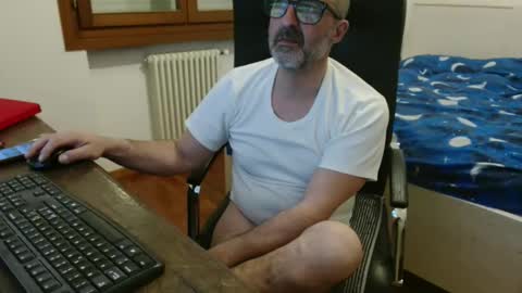 simi online show from March 28, 8:32 pm