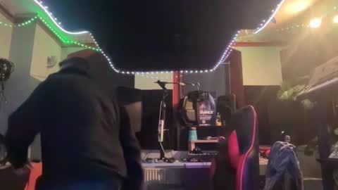 newguy2025 online show from November 17, 11:40 pm