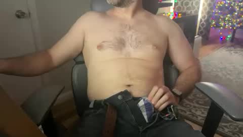 newguy_097 online show from November 10, 7:16 pm