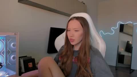Mina online show from May 25, 7:36 am