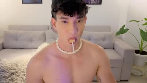   online show from May 9, 7:42 pm