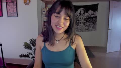 Nia online show from December 18, 7:41 pm