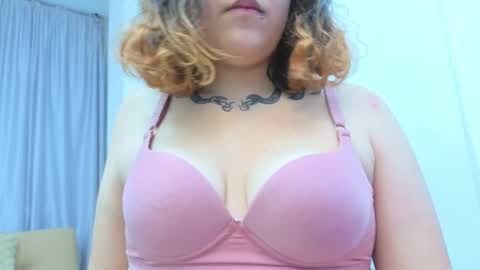 Estefani  online show from April 2, 9:33 pm