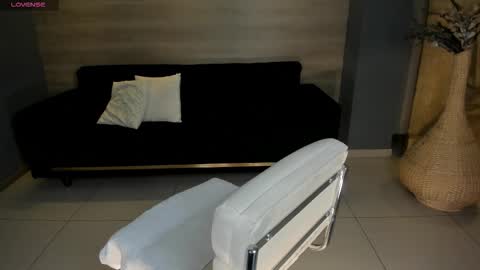 SQUIRTER DOLL    online show from October 23, 11:49 pm