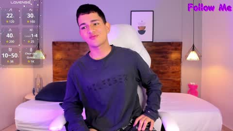 Niall  online show from February 6, 6:24 pm