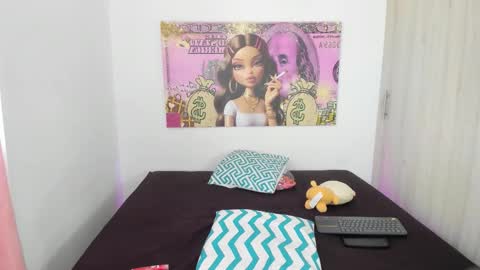  Nia  online show from November 7, 6:43 pm