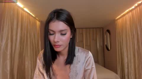 Call me Nia  online show from December 13, 7:53 pm