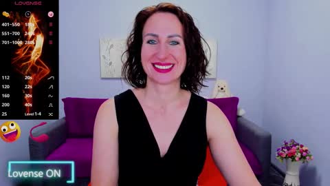 niasmithh online show from October 14, 12:30 pm