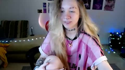 nica_kawaii online show from June 19, 1:39 pm