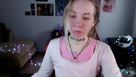 nica_kawaii online show from April 13, 7:56 am