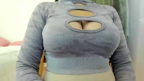 Snapshot of nicebrown chatting on March 6, 12:43 am Sfora online show from March 6, 12:43 am
