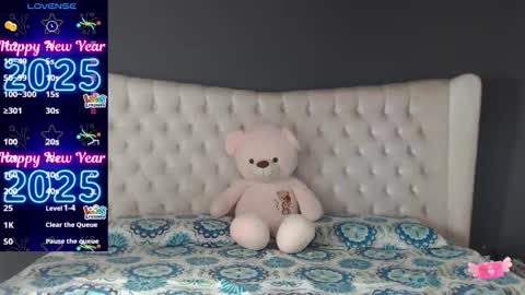 Nichole online show from January 8, 11:32 am