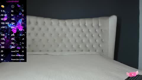 Nichole online show from September 23, 11:15 am