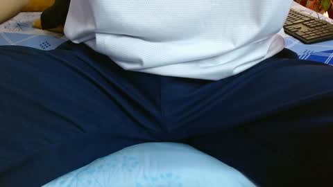 Snapshot of nickolas_moon chatting on December 26, 6:43 pm Nickolas Muoz online show from December 26, 6:43 pm