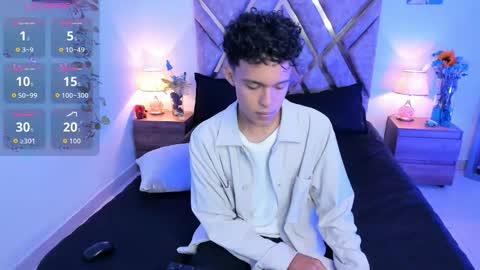 Snapshot of nickolas_moon chatting on September 25, 2:24 pm Nickolas Muoz online show from September 25, 2:24 pm