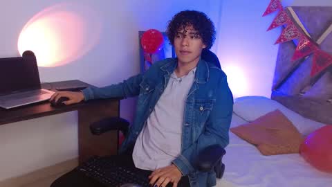 Snapshot of nickolas_moon chatting on February 16, 7:16 pm Nickolas Muoz online show from February 16, 7:16 pm