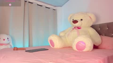 Snapshot of nicksantos_ chatting on September 9, 3:56 pm Nicolas online show from September 9, 3:56 pm