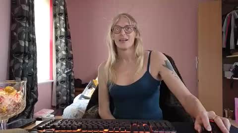 nicktuuk online show from April 16, 4:40 pm