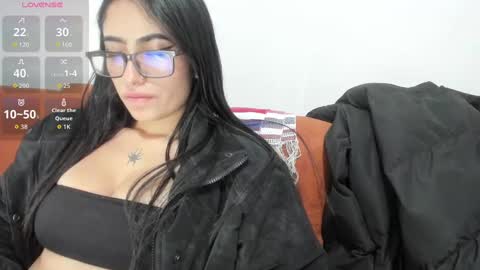 Nicolle online show from October 7, 3:46 am