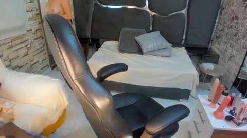 nico_mahecha online show from September 27, 4:49 pm