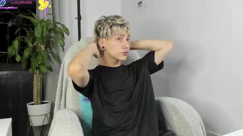 Nico  online show from November 4, 1:18 am