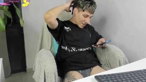 Nico  online show from December 5, 1:05 am