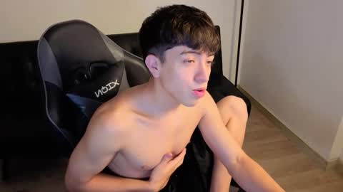 Nicolas online show from February 25, 10:13 pm