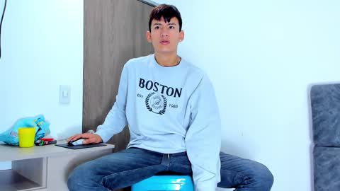 nicolastorres__ online show from November 2, 7:19 am