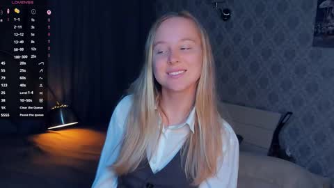 Snapshot of nicolavanderbie chatting on September 23, 5:52 pm Nicoletta online show from September 23, 5:52 pm