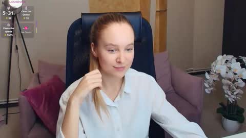 Nicoletta online show from December 3, 7:47 pm