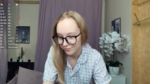 Nicoletta online show from January 17, 8:17 pm