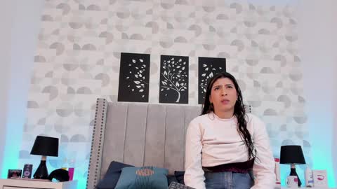 Nicole  Adam online show from January 30, 1:09 pm