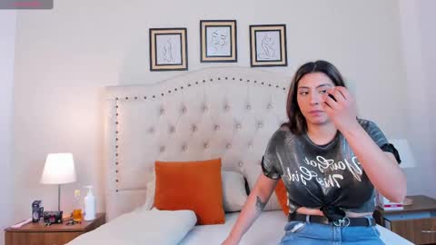 Nicole  Adam online show from February 17, 1:22 pm