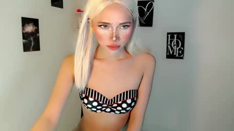 ITS ME NICOLE online show from February 15, 5:43 am