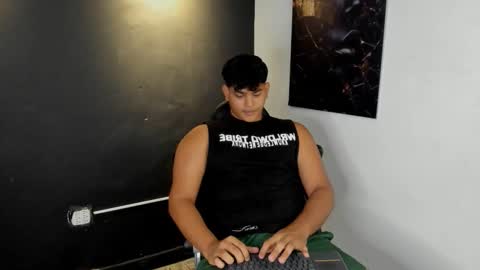 nicole_and_thiago1 online show from March 11, 9:40 pm