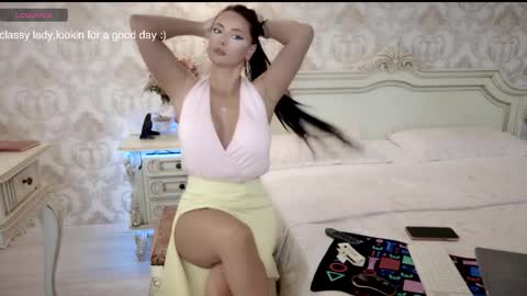 nicole online show from April 22, 2:02 pm